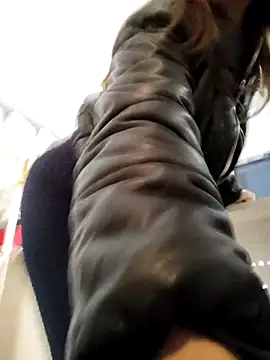 Mia Novikov online show from 11.21.25