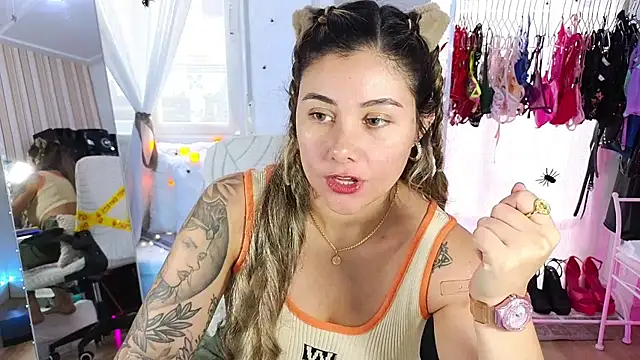 Tawny cox online show from 10.22.25