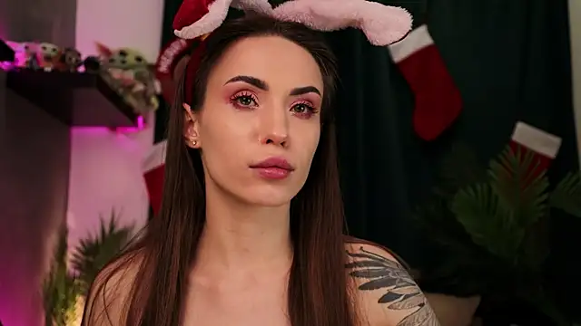 Snapshot of BabyYoda- chatting on 12.25.24 BabyYoda- online show from 12.25.24