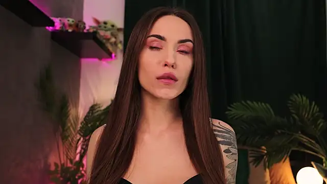 Snapshot of BabyYoda- chatting on 01.15.25 BabyYoda- online show from 01.15.25