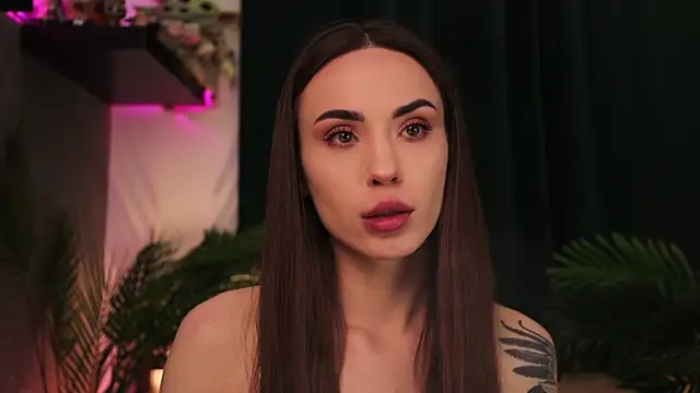 Snapshot of BabyYoda- chatting on 01.15.25 BabyYoda- online show from 01.15.25