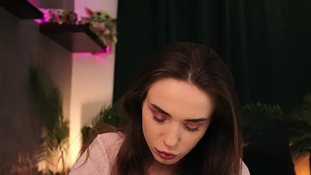 Snapshot of BabyYoda- chatting on 02.08.25 BabyYoda- online show from 02.08.25