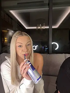 SexOnMyLvL online show from 04.15.26