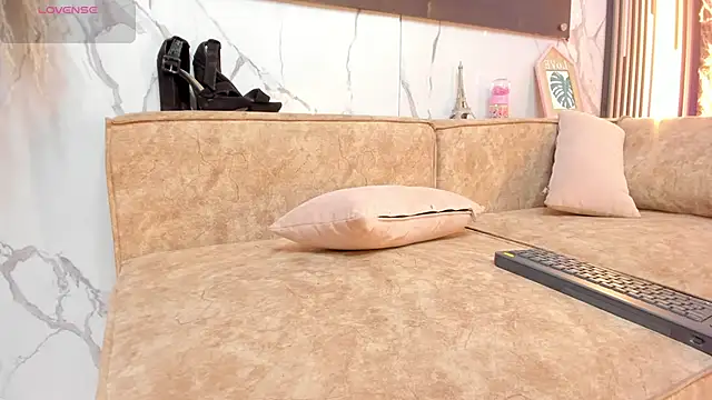 sofhiaa adaams online show from 12.14.25