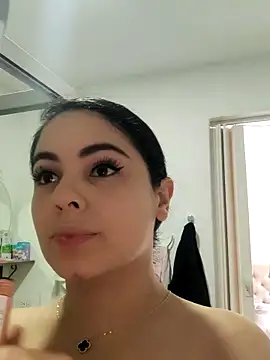 Lia Hurley online show from 12.01.25