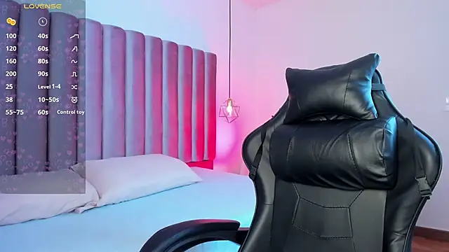 Snapshot of AmelyaMann chatting on 01.22.25 AmelyaMann online show from 01.22.25