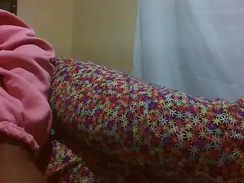 Snapshot of Sexy_Riri chatting on 07.15.26 Sexy Riri online show from 07.15.26