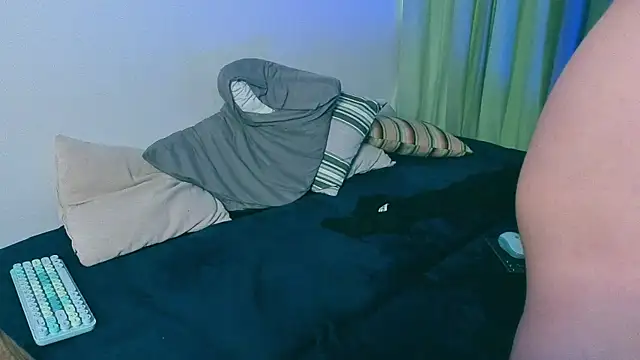 Snapshot of Samuel_Andrew chatting on 01.07.25 Samuel Andrew online show from 01.07.25