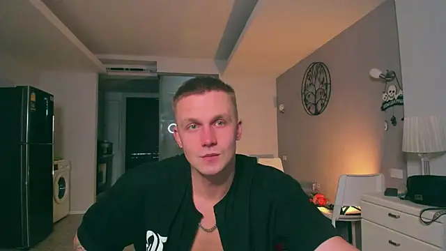 Snapshot of Samuel_Andrew chatting on 10.19.25 Samuel Andrew online show from 10.19.25