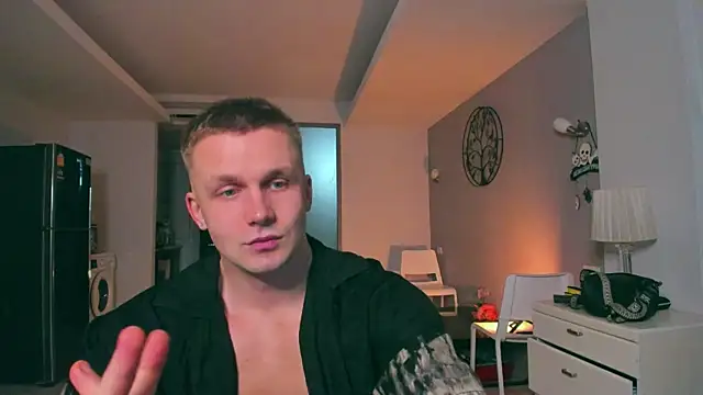 Snapshot of Samuel_Andrew chatting on 10.29.25 Samuel Andrew online show from 10.29.25