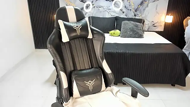 Ivy 16 online show from 02.19.25