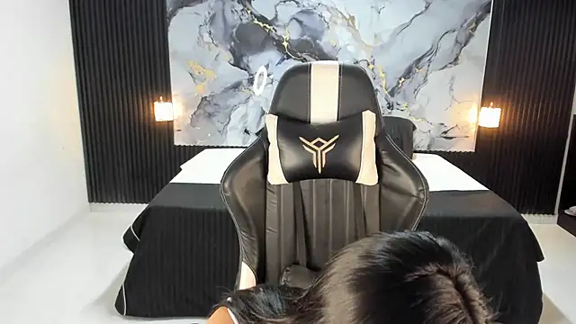 Ivy 16 online show from 03.17.25