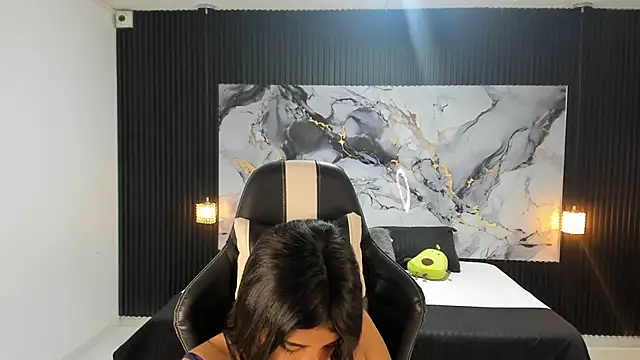 Ivy 16 online show from 09.09.25