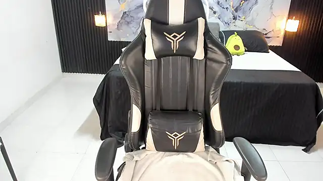 Ivy 16 online show from 11.21.25