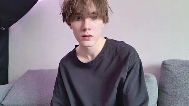 callmenineoneseven online show from 10.21.25