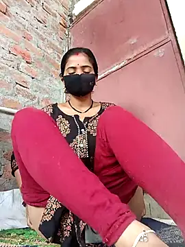 Snapshot of Mamta_Chaterjee chatting on 12.21.25 Mamta Chaterjee online show from 12.21.25