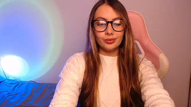 Snapshot of lalawhitte chatting on 10.09.25 lalawhitte online show from 10.09.25