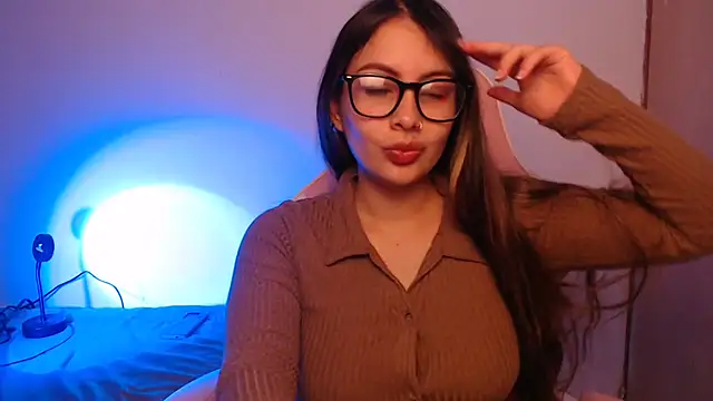 Snapshot of lalawhitte chatting on 10.27.25 lalawhitte online show from 10.27.25