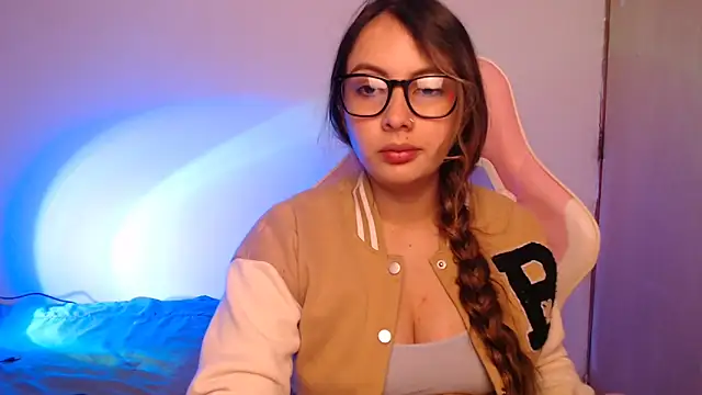 Snapshot of lalawhitte chatting on 11.01.25 lalawhitte online show from 11.01.25