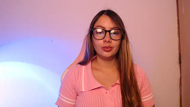 Snapshot of lalawhitte chatting on 11.19.25 lalawhitte online show from 11.19.25