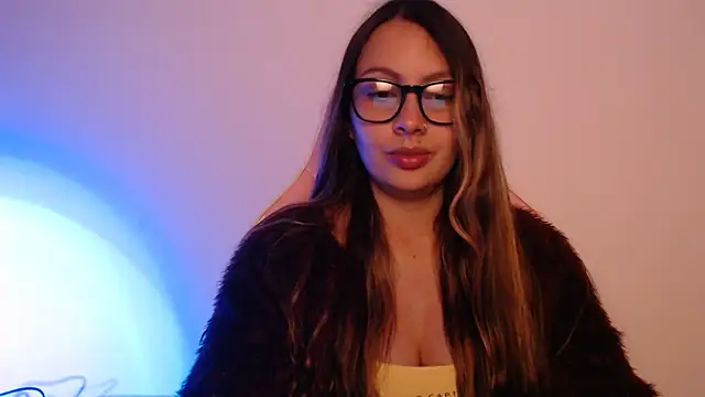 Snapshot of lalawhitte chatting on 12.01.25 lalawhitte online show from 12.01.25