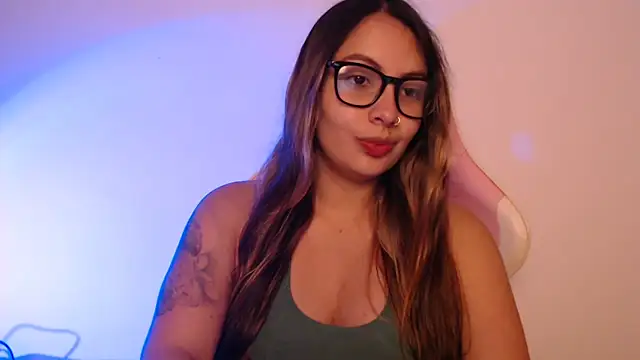 Snapshot of lalawhitte chatting on 12.02.25 lalawhitte online show from 12.02.25