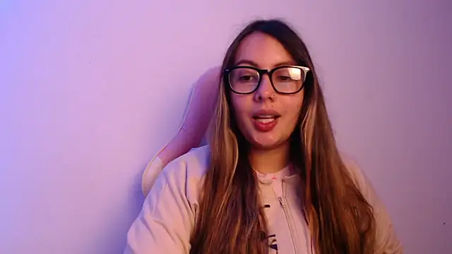 Snapshot of lalawhitte chatting on 01.09.26 lalawhitte online show from 01.09.26