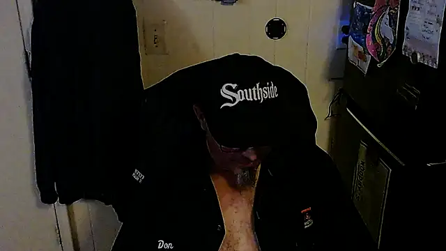 KrazyLegz online show from 11.19.25