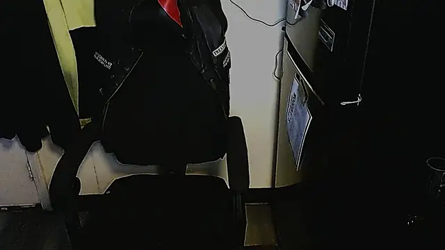 KrazyLegz online show from 11.30.25