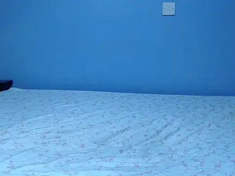 Snapshot of Gweneve chatting on 10.26.25 Gweneve online show from 10.26.25