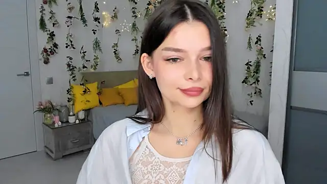 Snapshot of ContinentOfTranquility chatting on 11.05.25 ContinentOfTranquility online show from 11.05.25