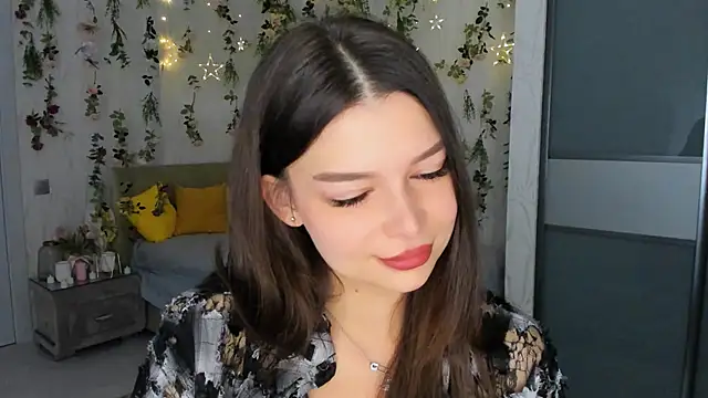 Snapshot of ContinentOfTranquility chatting on 11.21.25 ContinentOfTranquility online show from 11.21.25