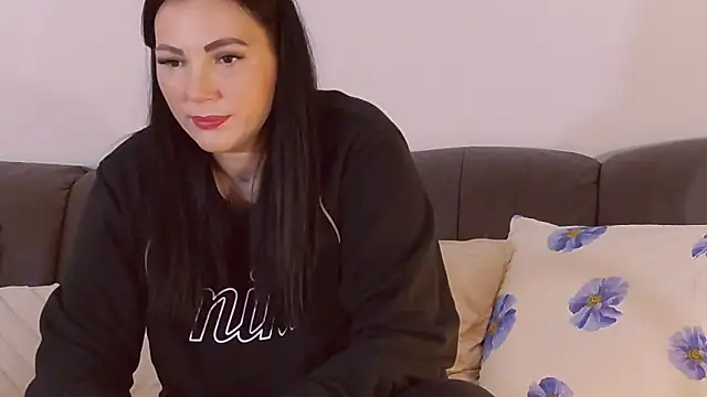 Snapshot of ReiyaRey chatting on 11.06.25 ReiyaRey online show from 11.06.25