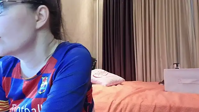 Snapshot of DashaHart chatting on 01.02.25 DashaHart online show from 01.02.25