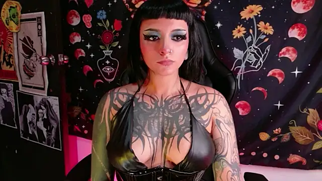 Snapshot of Agatha_BDSM chatting on 05.25.26 Agatha BDSM online show from 05.25.26