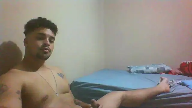 Snapshot of Xcumshot33 chatting on 11.06.25 Xcumshot33 online show from 11.06.25