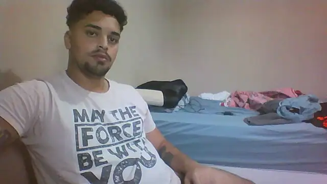 Snapshot of Xcumshot33 chatting on 11.08.25 Xcumshot33 online show from 11.08.25