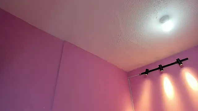 Snapshot of LoveQueen2 chatting on 11.27.25 LoveQueen2 online show from 11.27.25