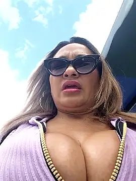 Afroditecash online show from 10.18.25