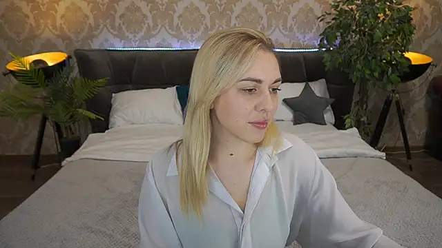 Snapshot of ArishkaLulu chatting on 01.25.25 ArishkaLulu online show from 01.25.25