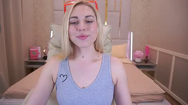 Snapshot of ArishkaLulu chatting on 03.14.25 ArishkaLulu online show from 03.14.25