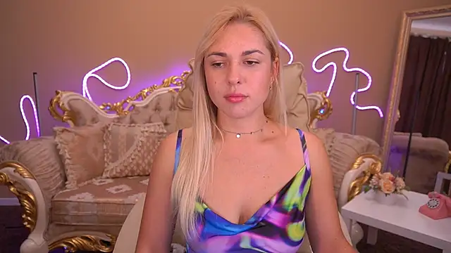 Snapshot of ArishkaLulu chatting on 10.02.25 ArishkaLulu online show from 10.02.25