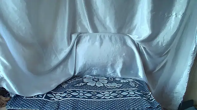 Burberrry  online show from 07.12.26