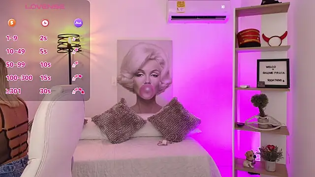 Snapshot of SALOOMEE__ chatting on 02.01.25 SALOOMEE online show from 02.01.25