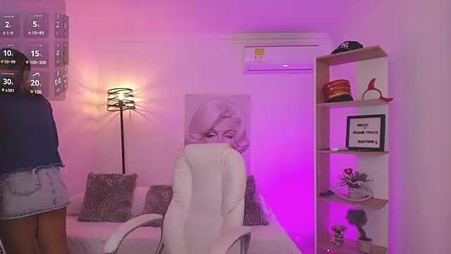 Snapshot of SALOOMEE__ chatting on 02.13.25 SALOOMEE online show from 02.13.25