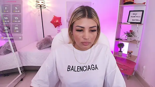 Snapshot of SALOOMEE__ chatting on 02.17.25 SALOOMEE online show from 02.17.25