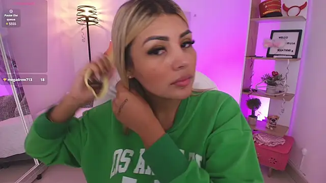 Snapshot of SALOOMEE__ chatting on 02.22.25 SALOOMEE online show from 02.22.25