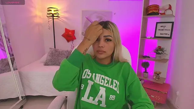 Snapshot of SALOOMEE__ chatting on 02.27.25 SALOOMEE online show from 02.27.25