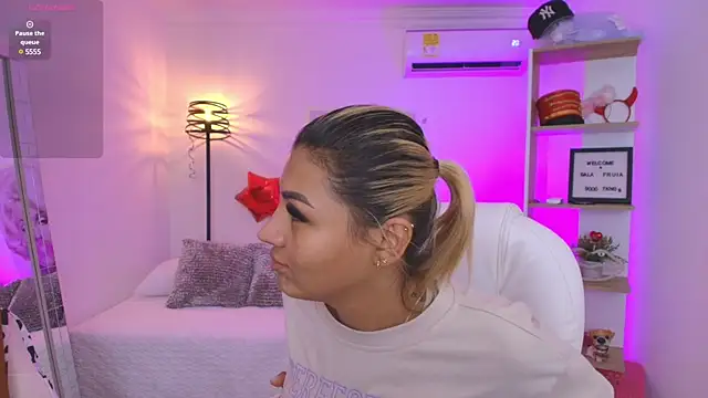 Snapshot of SALOOMEE__ chatting on 03.06.25 SALOOMEE online show from 03.06.25