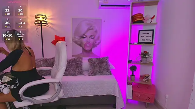 Snapshot of SALOOMEE__ chatting on 03.13.25 SALOOMEE online show from 03.13.25